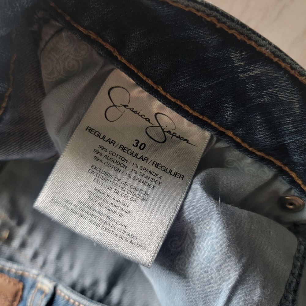 Stylish Distressed Blue Jeans - Picture 5 of 5